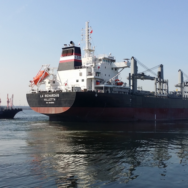 Réguler la vitesse des navires pour réduire les émissions de CO2